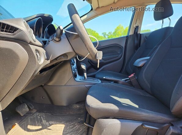 3FADP4BJ8JM114987 2018 FORD FIESTA Black Вид салону спереду