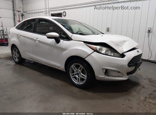 3FADP4BJ8JM122975 2018 FORD FIESTA Белый Передняя правая четверть