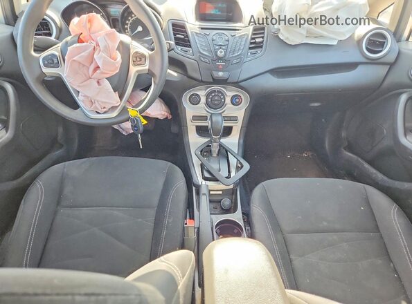 3FADP4BJ9HM150469 2017 FORD FIESTA Silver Dashboard view