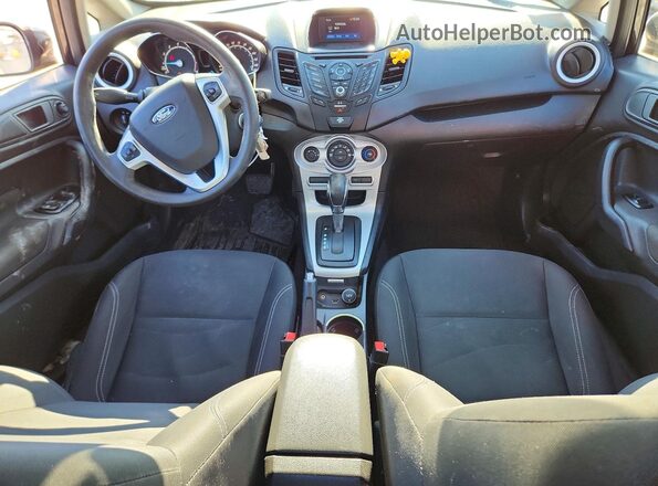 3FADP4BJ9JM107773 2018 FORD FIESTA Черный Вид панели приборов