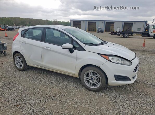 3FADP4EJ1HM158819 2017 FORD FIESTA Белый Передняя правая четверть