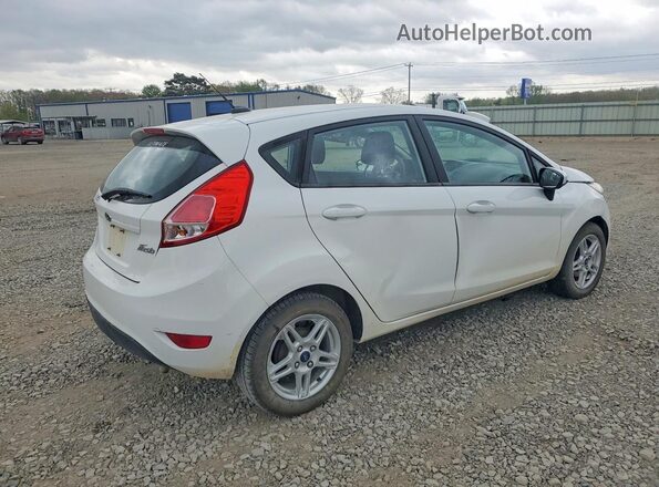 3FADP4EJ1HM158819 2017 FORD FIESTA Белый Задняя правая четверть