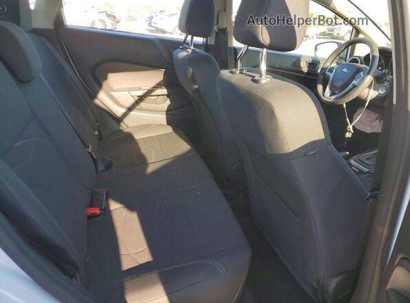 3FADP4EJ2JM108534 2018 FORD FIESTA Белый Вид задней части салона