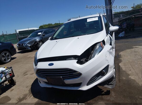 3FADP4EJ2KM105876 2019 FORD FIESTA Белый Вид спереди