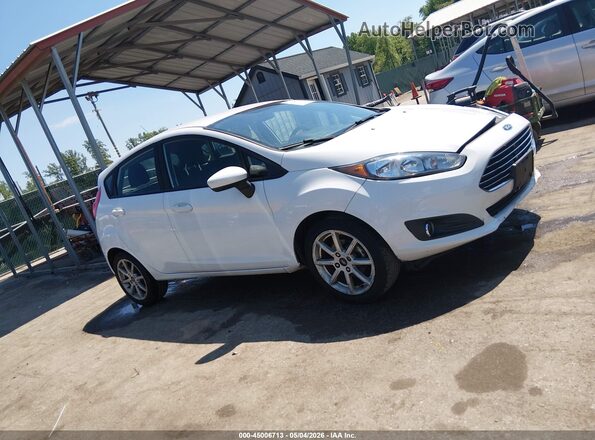 3FADP4EJ2KM105876 2019 FORD FIESTA Белый Вид задней части салона