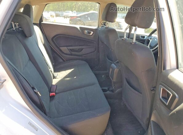 3FADP4EJ7GM167801 2016 FORD FIESTA Белый Вид задних сидений