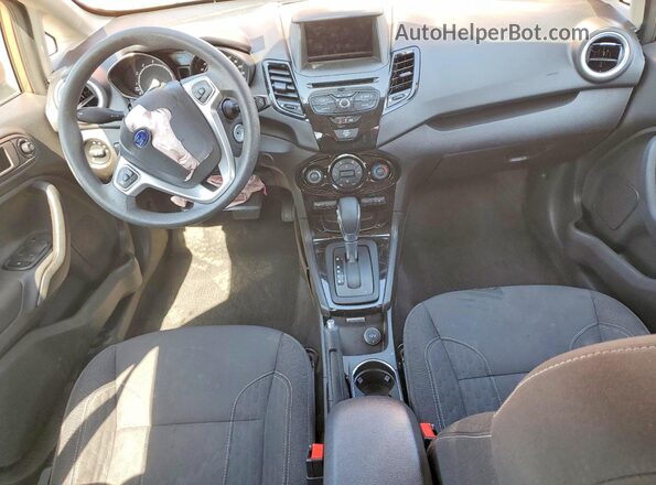 3FADP4EJ7HM102240 2017 FORD FIESTA Оранжевый Вид панели приборов