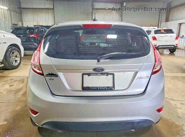 3FADP4EJ7JM106715 2018 FORD FIESTA Silver Vista trasera