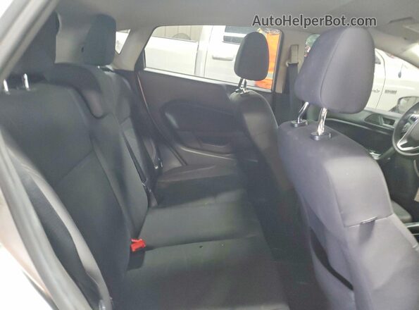 3FADP4EJ7JM106715 2018 FORD FIESTA Silver Vista de los asientos traseros