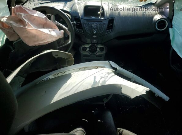3FADP4EJ7JM116791 2018 FORD FIESTA Белый Вид панели приборов