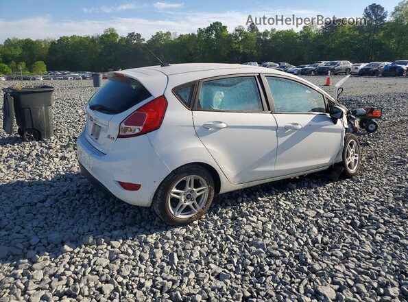 3FADP4EJ7JM116791 2018 FORD FIESTA Белый Задняя правая четверть