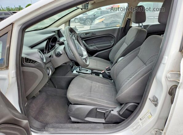 3FADP4EJ7KM150764 2019 FORD FIESTA Белый Вид салона спереди