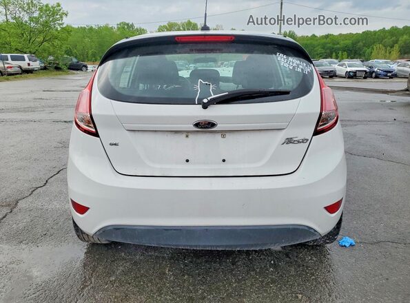 3FADP4EJ8HM136607 2017 FORD FIESTA White Вид ззаду