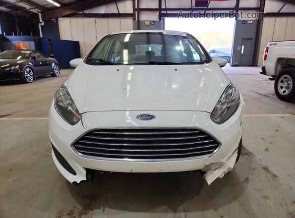 3FADP4EJ8JM100549 2018 FORD FIESTA Белый Вид спереди