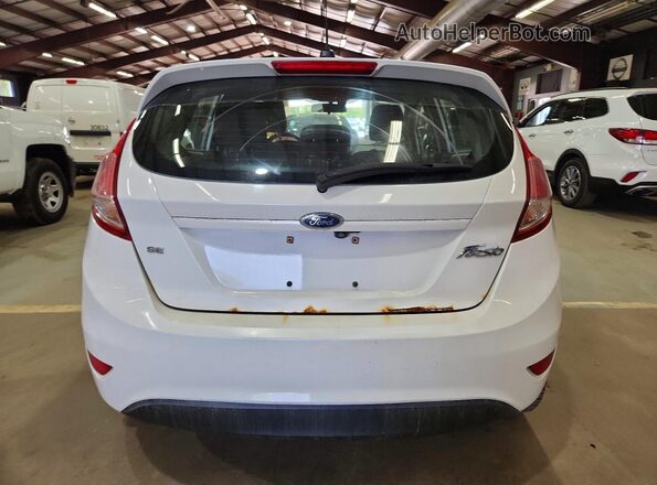 3FADP4EJ8JM100549 2018 FORD FIESTA Белый Вид сзади
