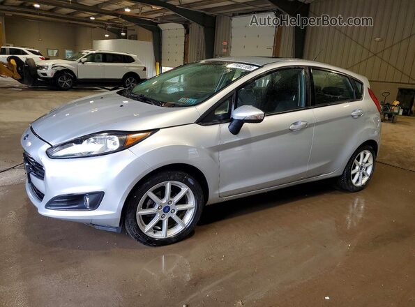 3FADP4EJ8KM125369 2019 FORD FIESTA Серебряный Передняя левая четверть