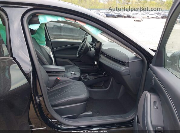 3FMTK1SU9RMA08746 2024 FORD MUSTANG MACH-E Black წინა სალონის ხედი