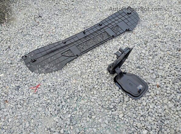 3FMTK3R43SMA50322 2025 FORD MUSTANG MACH-E PREMI Black Widok naklejki z numerem VIN