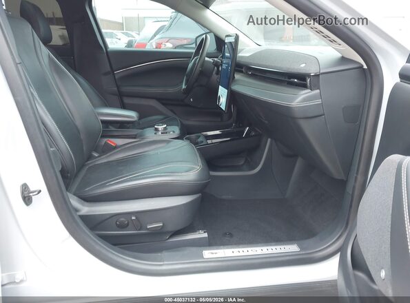 3FMTK3RM0NMA50251 2022 FORD MUSTANG MACH-E PREMI Синий Вид салона спереди