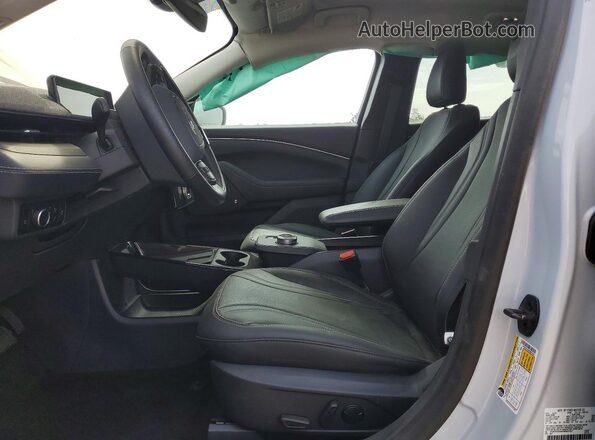 3FMTK3S59PMB03597 2023 FORD MUSTANG White Vista interior delantera