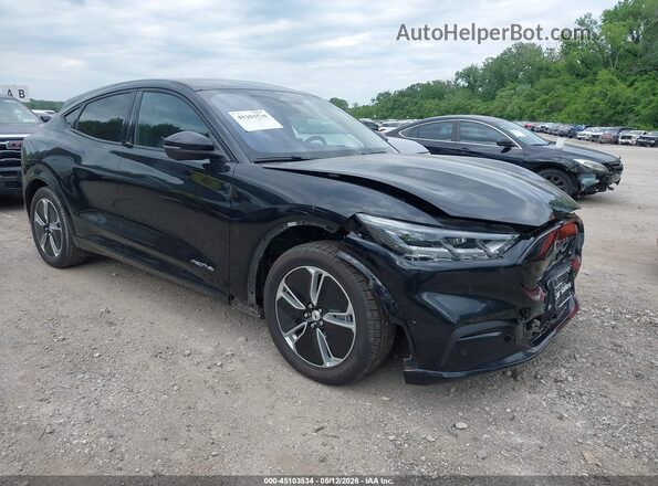3FMTK3S5XPMA83702 2023 FORD MUSTANG MACH-E Черный Передняя правая четверть
