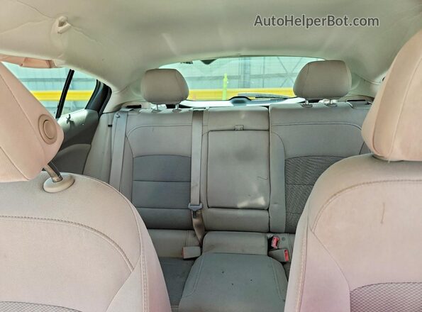 3G1BE6SM1JS637527 2018 CHEVROLET CRUZE Белый Вид задних сидений