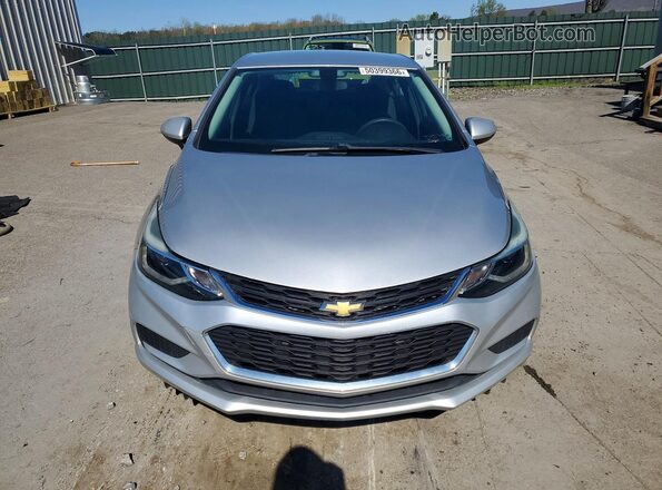 3G1BE6SM5JS556823 2018 CHEVROLET CRUZE Silver Widok z przodu