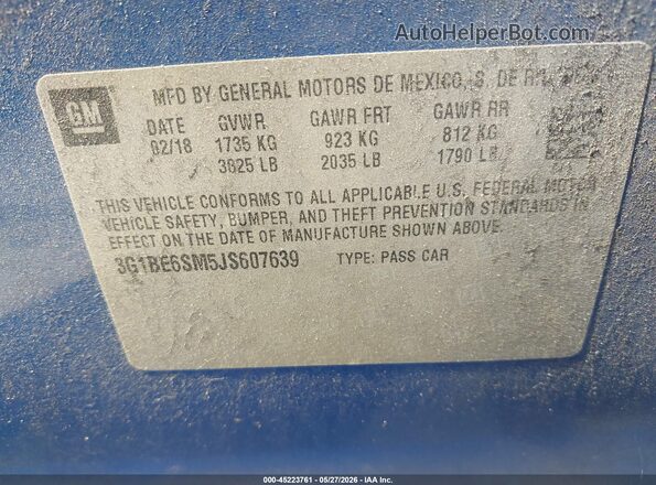 3G1BE6SM5JS607639 2018 CHEVROLET CRUZE Blue Vista del compartimento del motor