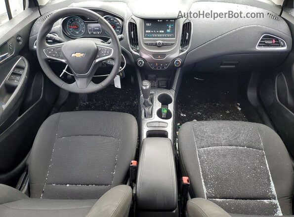 3G1BE6SM6HS545100 2017 CHEVROLET CRUZE Белый Вид панели приборов