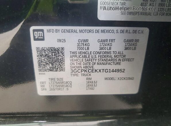 3GCPKCEKXTG144952 2026 CHEVROLET SILVERADO Black Widok komory silnika