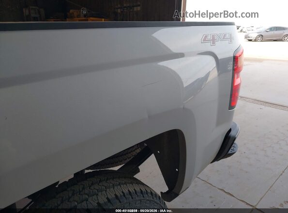 3GCUKNEH2GG301477 2016 CHEVROLET SILVERADO Silver Widok wnętrza 360 stopni