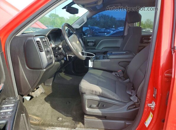 3GCUKREC5HG479607 2017 CHEVROLET SILVERADO Красный Вид салона спереди