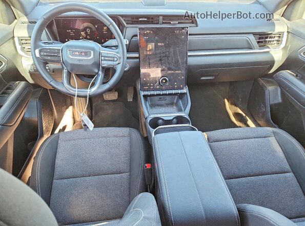 3GKALMEG1TL265935 2026 GMC TERRAIN Белый Вид панели приборов