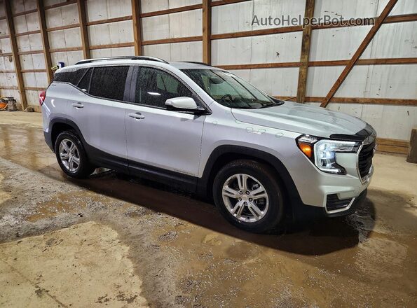 3GKALMEV2NL120923 2022 GMC TERRAIN Серебряный Передняя правая четверть