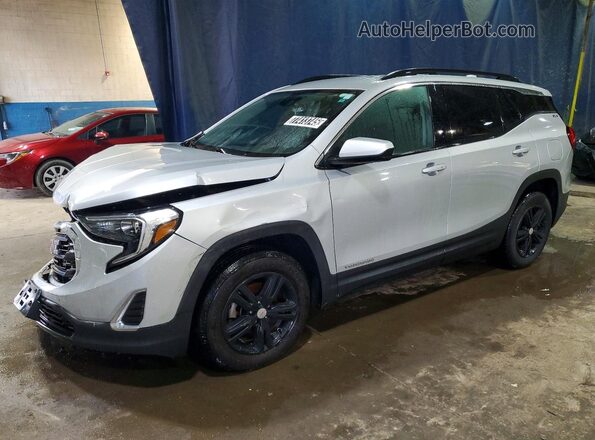 3GKALMEV3JL225027 2018 GMC TERRAIN Серебряный Передняя левая четверть