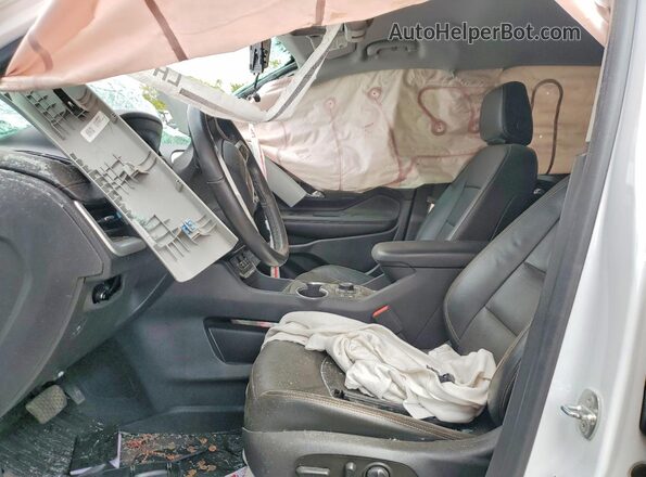 3GKALPEV7LL112704 2020 GMC TERRAIN Белый Вид салона спереди