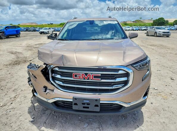 3GKALVEX2JL270712 2018 GMC TERRAIN Tan Widok z przodu