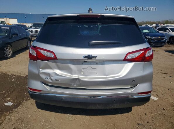 3GNAXJEV5LS559414 2020 CHEVROLET EQUINOX Серебряный Вид сзади