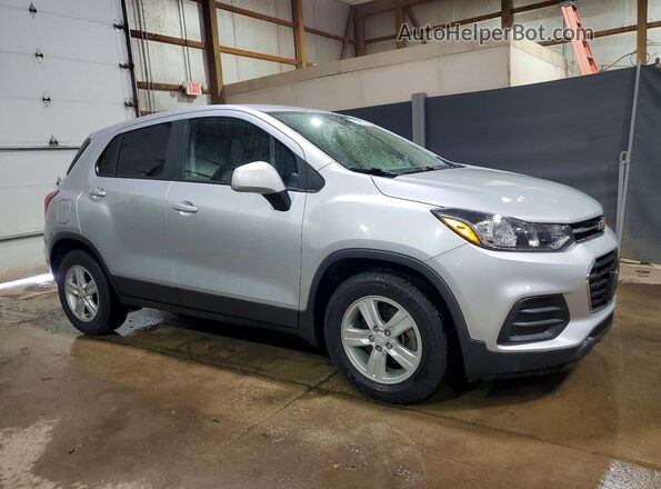 3GNCJKSB2LL195053 2020 CHEVROLET TRAX Silver Передня права чверть