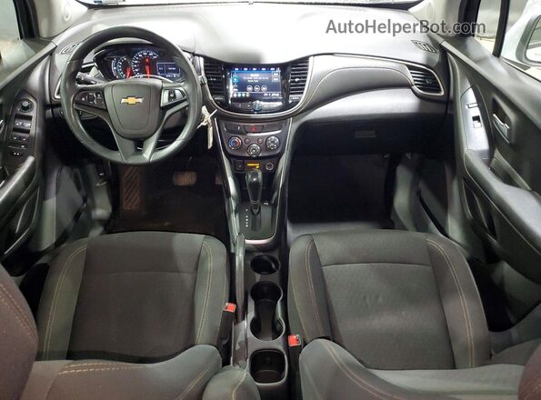 3GNCJKSB2LL195053 2020 CHEVROLET TRAX Silver Вид панелі приладів