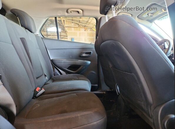 3GNCJKSB5LL207471 2020 CHEVROLET TRAX Gray Widok wnętrza z tyłu