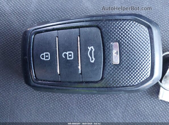 3GNCJLSB0KL189109 2019 CHEVROLET TRAX Black Widok deski rozdzielczej