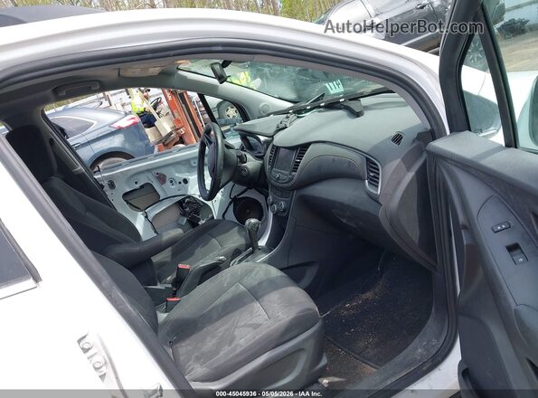 3GNCJLSB1LL191856 2020 CHEVROLET TRAX Белый Вид салона спереди
