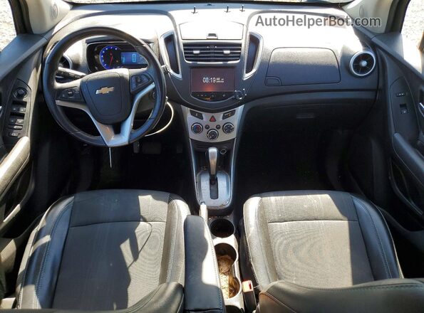 3GNCJLSB4GL257144 2016 CHEVROLET TRAX Красный Вид панели приборов