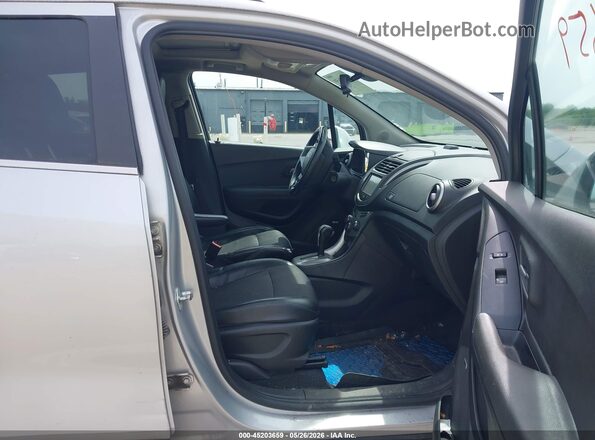 3GNCJLSB4GL278429 2016 CHEVROLET TRAX Серебряный Вид салона спереди