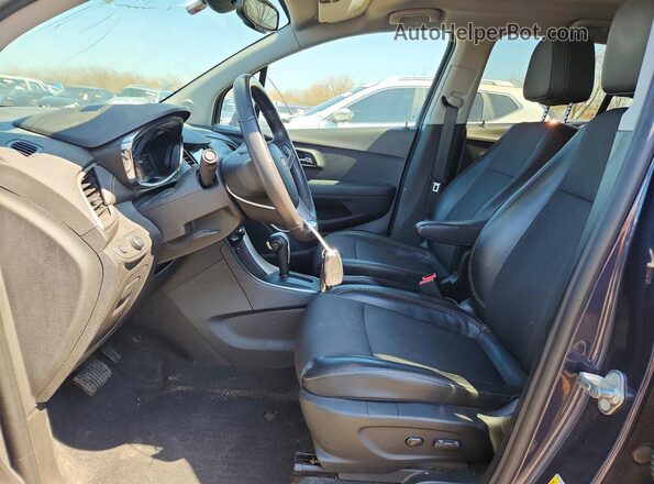 3GNCJLSB6JL179036 2018 CHEVROLET TRAX Синий Вид салона спереди