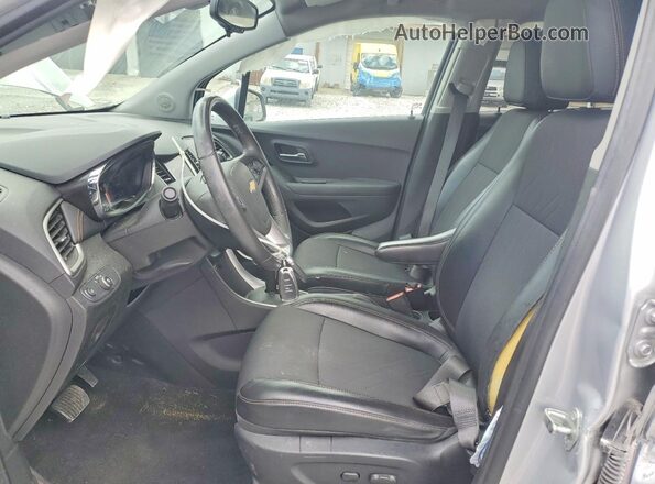 3GNCJLSB6LL328712 2020 CHEVROLET TRAX Silver წინა სალონის ხედი
