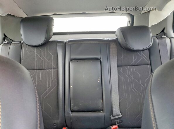 3GNCJLSB6LL328712 2020 CHEVROLET TRAX Silver უკანა სავარძლების ხედი