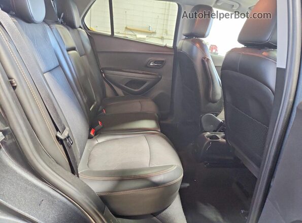 3GNCJLSB7JL229927 2018 CHEVROLET TRAX Gray Вид задньої частини салону