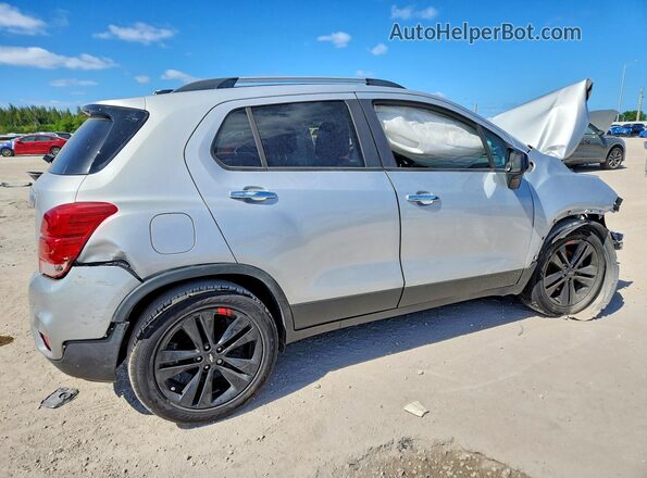3GNCJLSB7JL256285 2018 CHEVROLET TRAX Silver Tył prawy